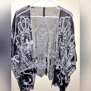 Super cute black and cream lace kimono!